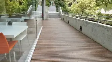 rénovation d'escaliers en bois à Gouesnou - image 2